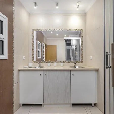 Whome | Alfama Deluxe *